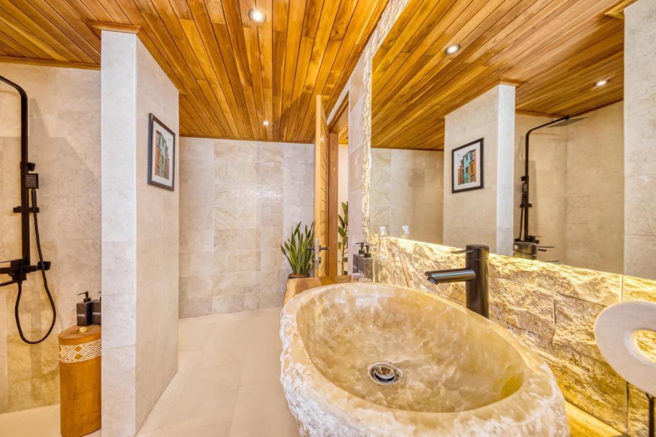 Villa Tango - New Luxurious 7bdr Prime Location